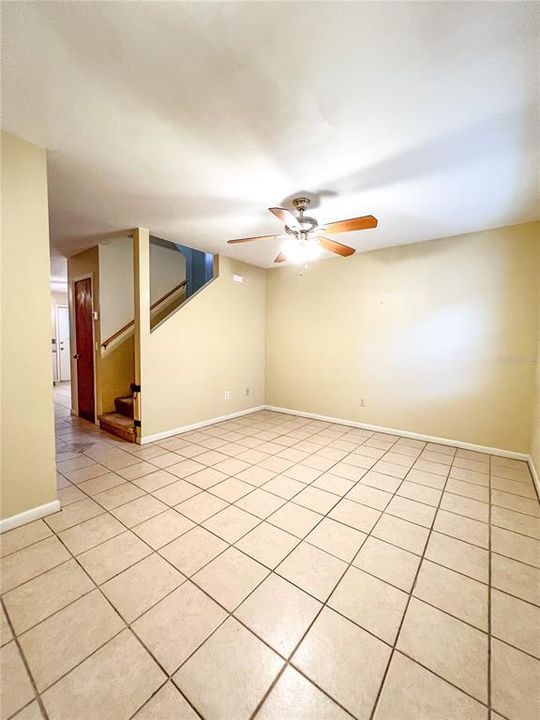 For Rent: $1,275 (2 beds, 2 baths, 990 Square Feet)