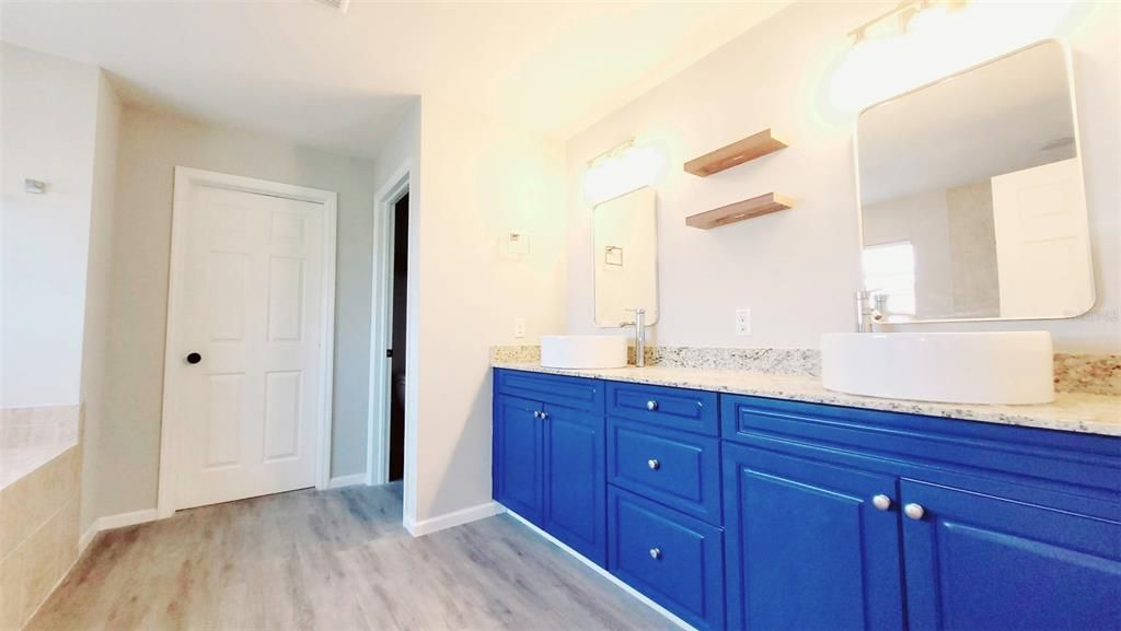 For Sale: $569,000 (4 beds, 2 baths, 2450 Square Feet)