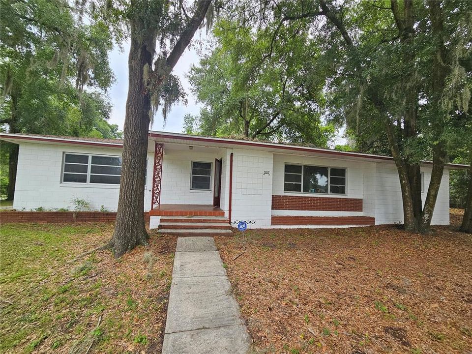 For Sale: $225,000 (3 beds, 1 baths, 1450 Square Feet)