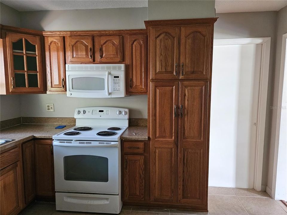 For Sale: $225,000 (3 beds, 1 baths, 1450 Square Feet)