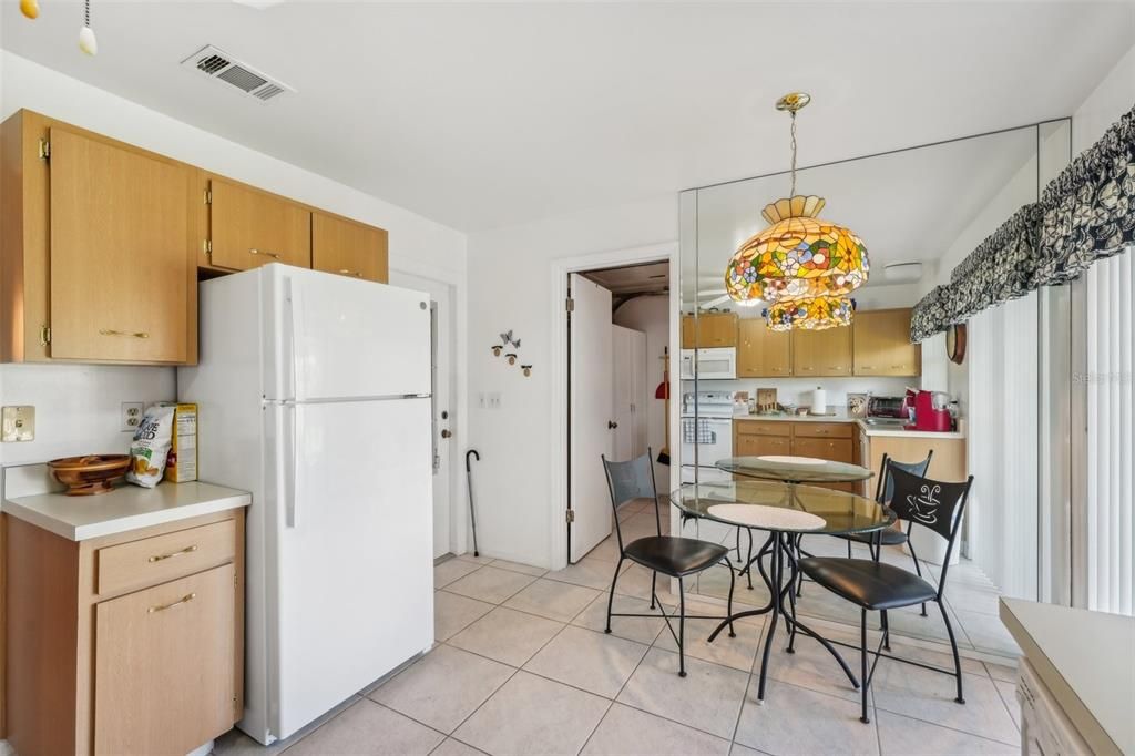 For Sale: $229,900 (2 beds, 2 baths, 1308 Square Feet)