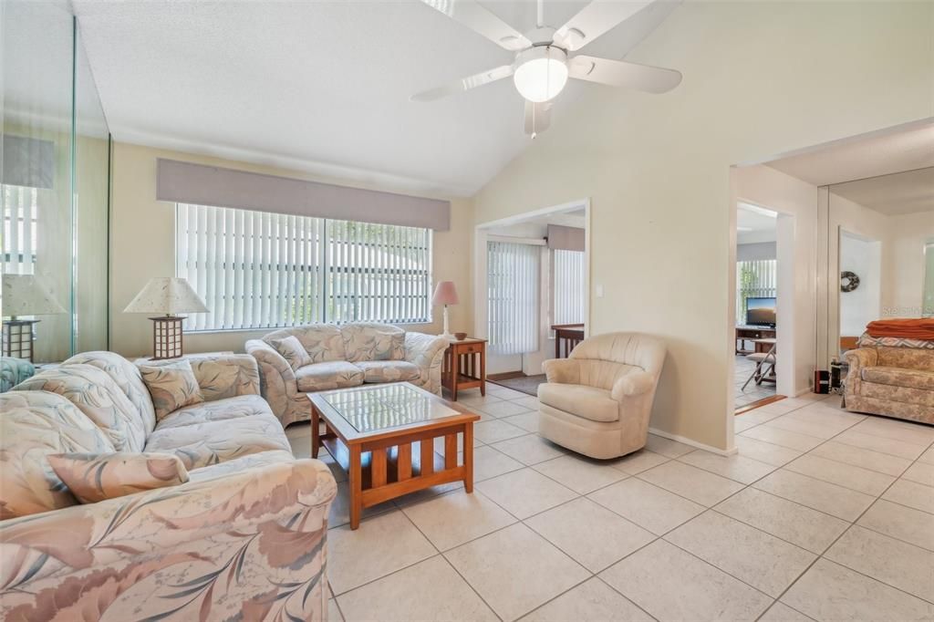 For Sale: $229,900 (2 beds, 2 baths, 1308 Square Feet)