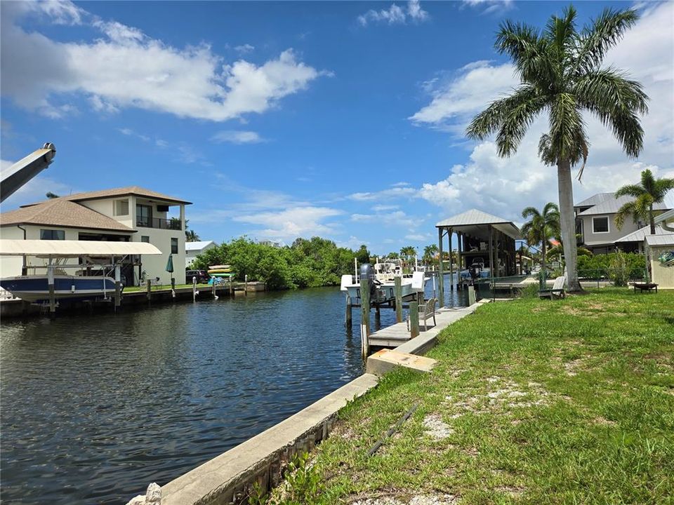 For Sale: $725,000 (2 beds, 2 baths, 2010 Square Feet)