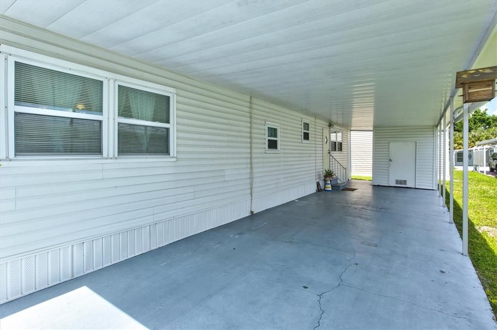 Active With Contract: $164,900 (2 beds, 2 baths, 940 Square Feet)