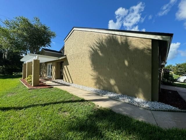 For Sale: $495,000 (3 beds, 2 baths, 1699 Square Feet)