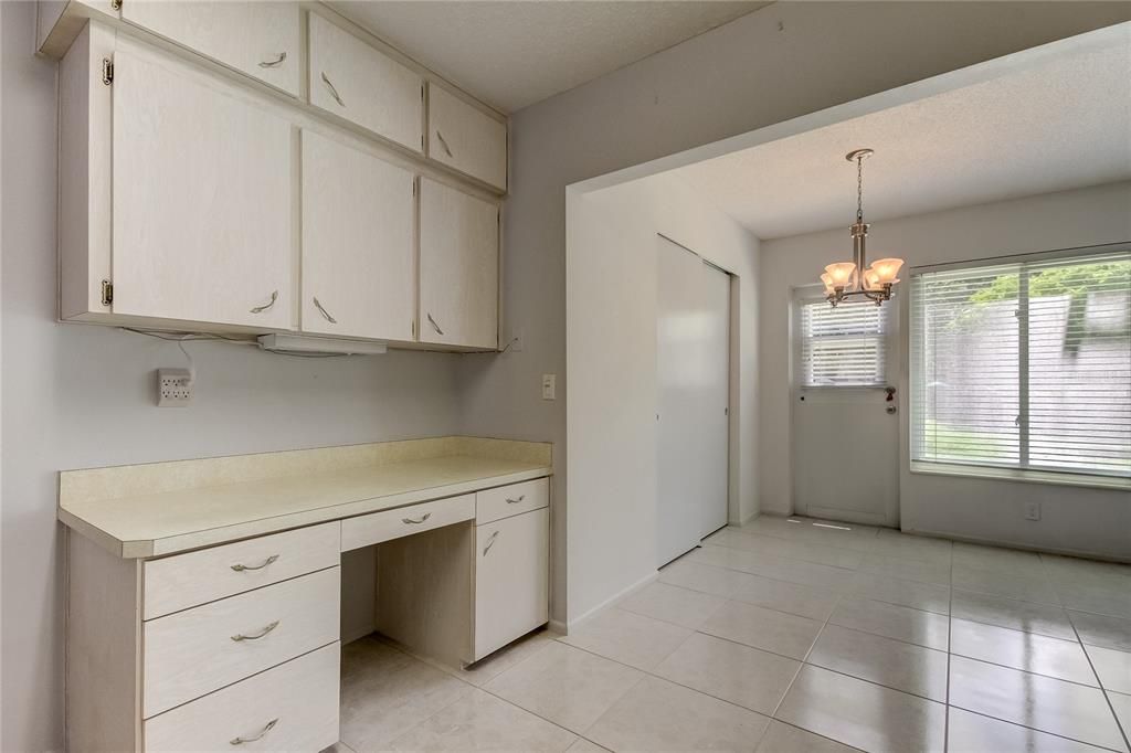 For Sale: $180,000 (2 beds, 2 baths, 1100 Square Feet)