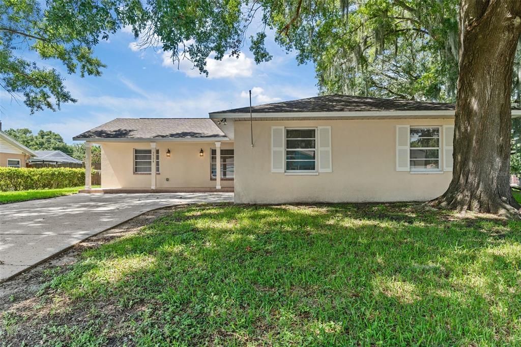 For Sale: $315,000 (3 beds, 2 baths, 1639 Square Feet)