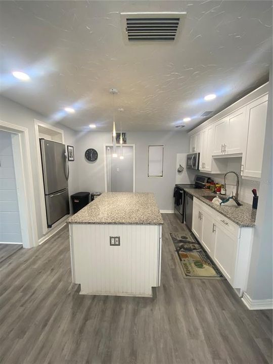 For Rent: $3,000 (4 beds, 2 baths, 1388 Square Feet)