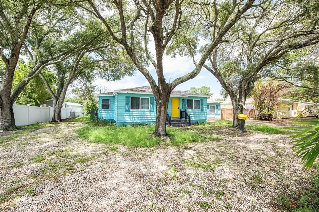 For Sale: $565,000 (5 beds, 2 baths, 1766 Square Feet)