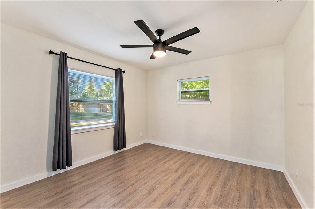 For Sale: $359,000 (3 beds, 1 baths, 1008 Square Feet)