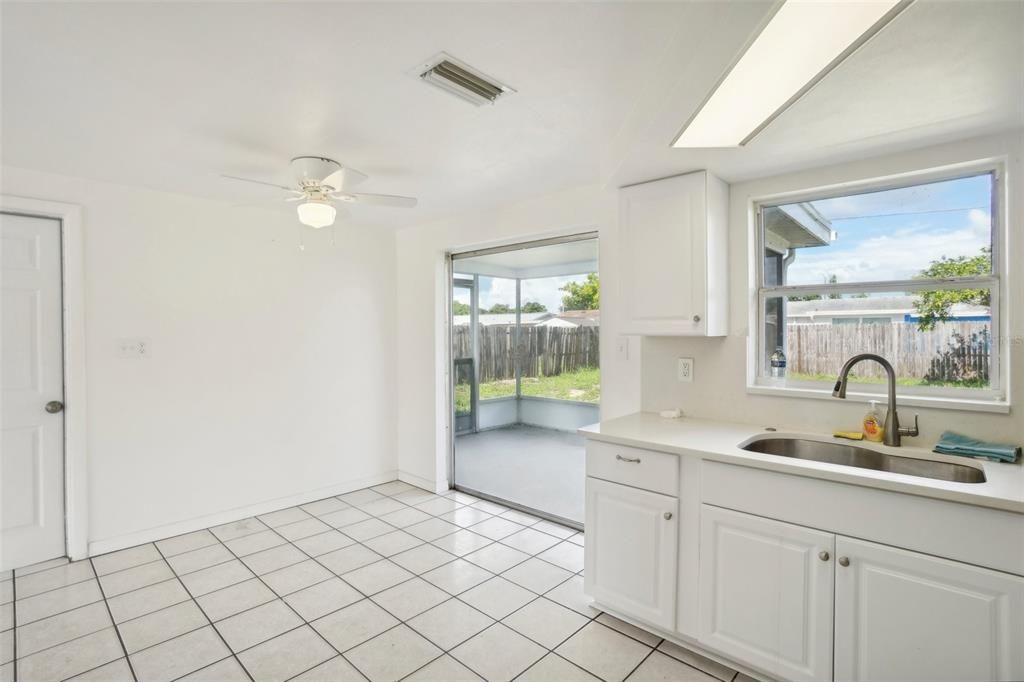 For Sale: $230,000 (2 beds, 1 baths, 840 Square Feet)