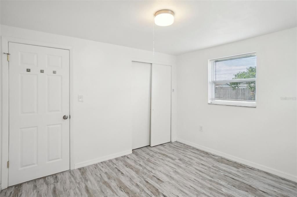 For Sale: $230,000 (2 beds, 1 baths, 840 Square Feet)