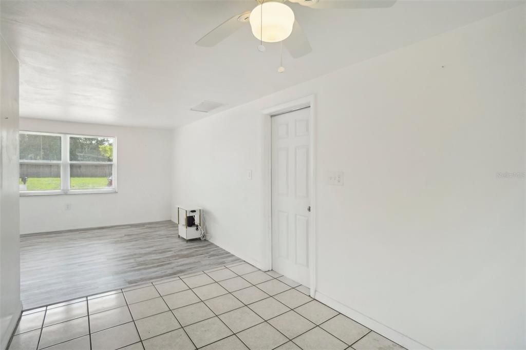 For Sale: $230,000 (2 beds, 1 baths, 840 Square Feet)