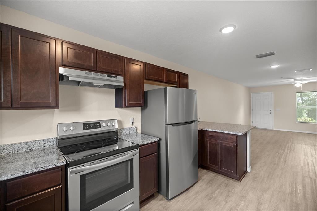 For Rent: $1,400 (2 beds, 2 baths, 976 Square Feet)
