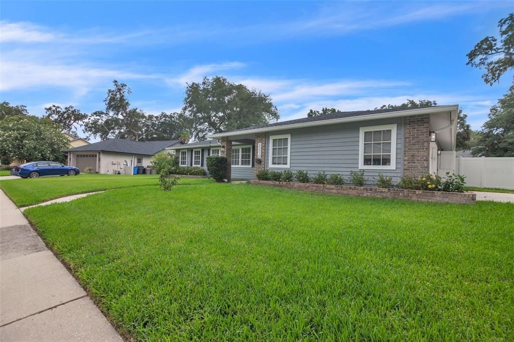 For Sale: $550,000 (3 beds, 2 baths, 2007 Square Feet)