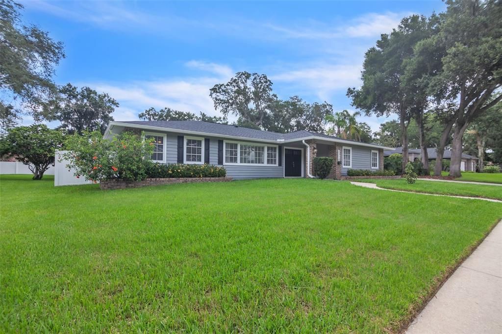 For Sale: $550,000 (3 beds, 2 baths, 2007 Square Feet)