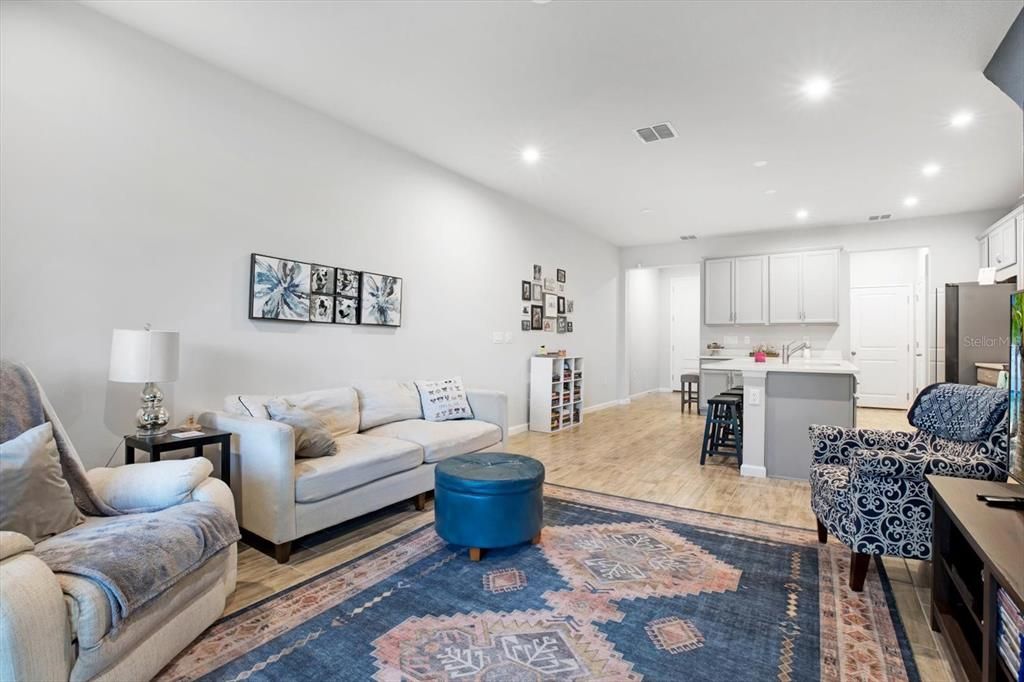 Active With Contract: $345,000 (3 beds, 2 baths, 1680 Square Feet)