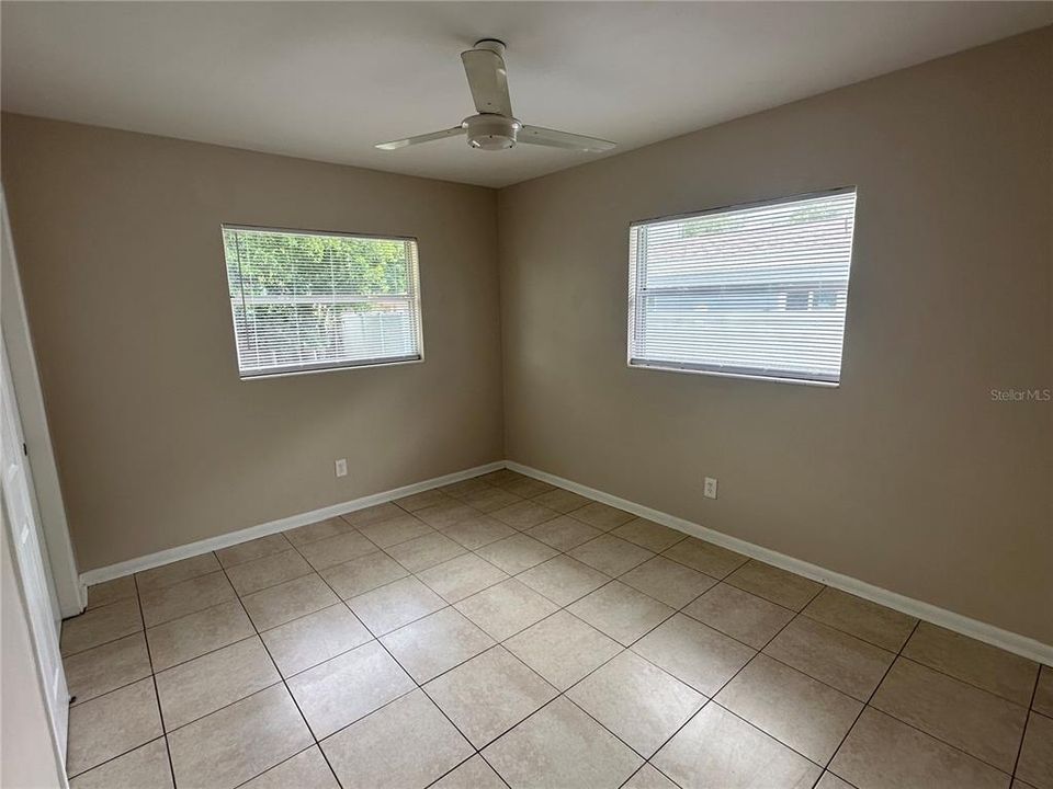 For Sale: $379,900 (2 beds, 1 baths, 1100 Square Feet)