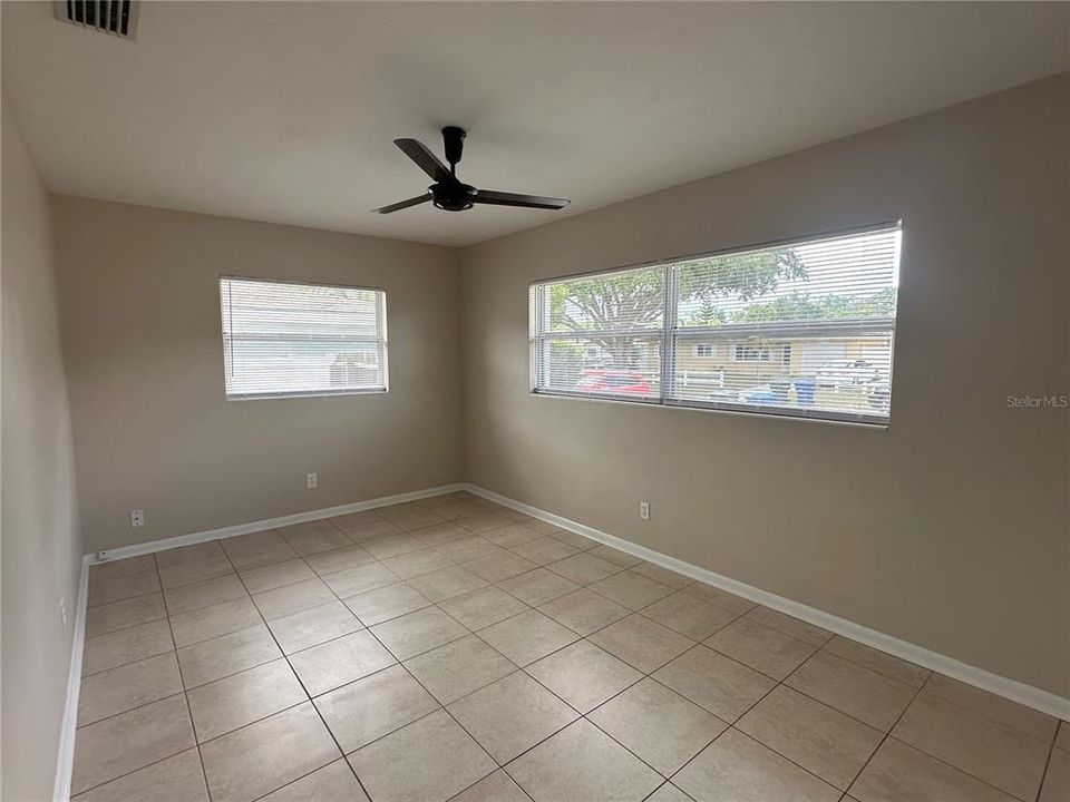 For Sale: $369,900 (2 beds, 1 baths, 1100 Square Feet)