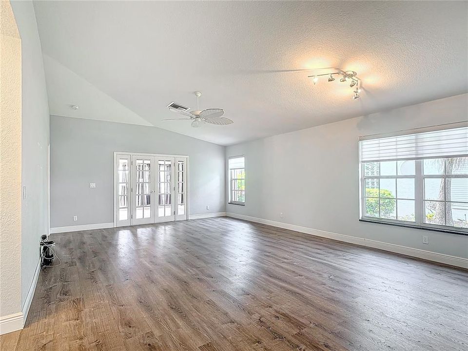 Luxury floors, Vaulted Ceilings and lots of light.