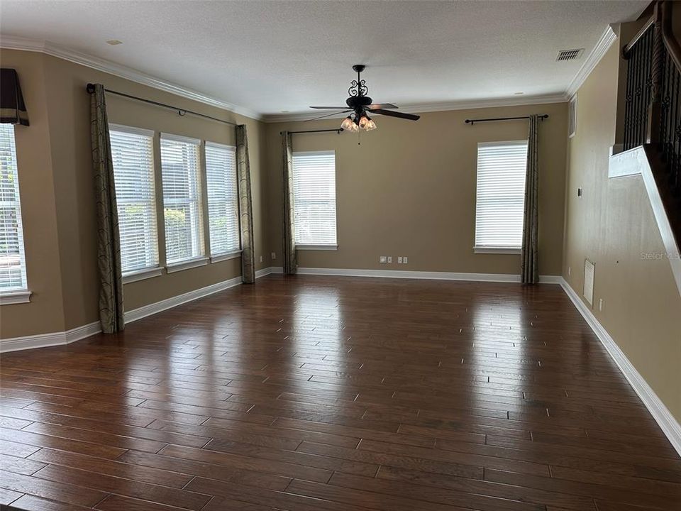 For Rent: $5,250 (4 beds, 3 baths, 3282 Square Feet)