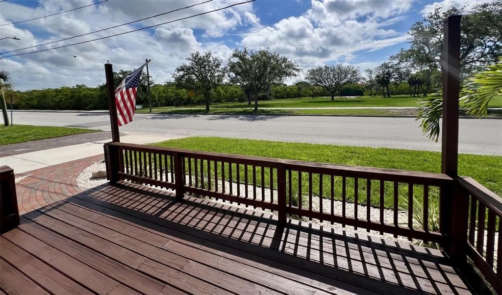 For Sale: $449,000 (3 beds, 2 baths, 1104 Square Feet)