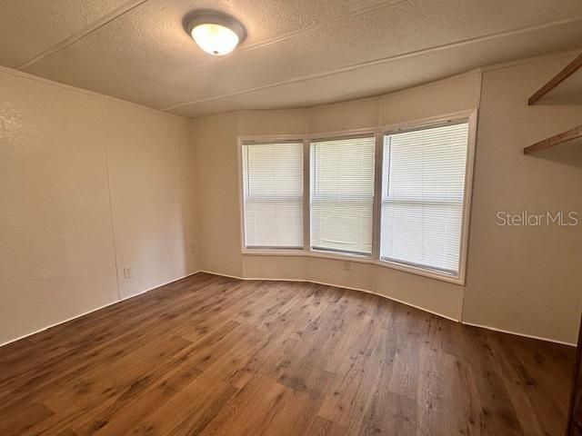For Rent: $1,595 (3 beds, 2 baths, 924 Square Feet)