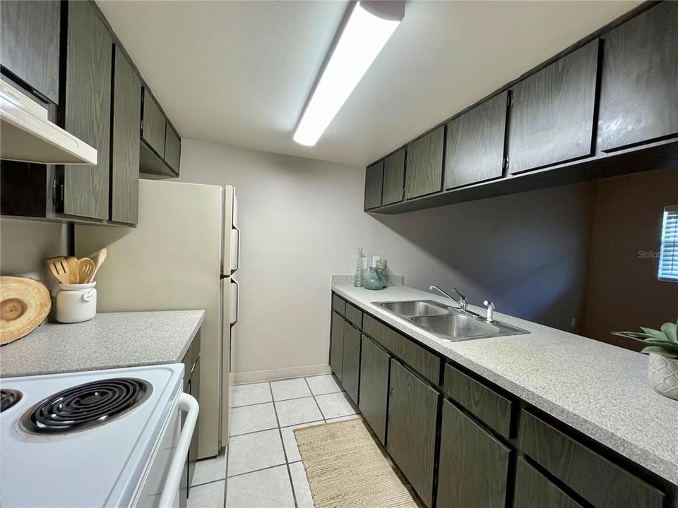 For Rent: $1,450 (2 beds, 1 baths, 800 Square Feet)