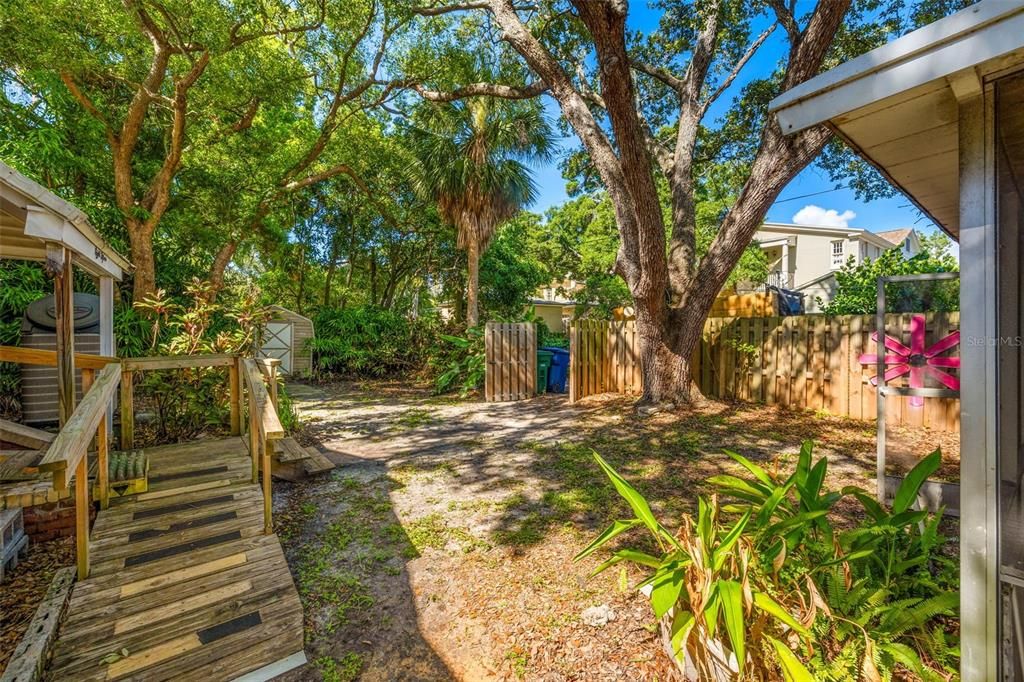 For Sale: $1,999,000 (4 beds, 2 baths, 3594 Square Feet)