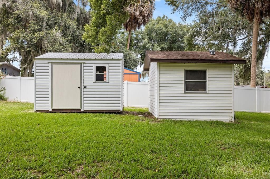 For Sale: $335,000 (4 beds, 2 baths, 1942 Square Feet)