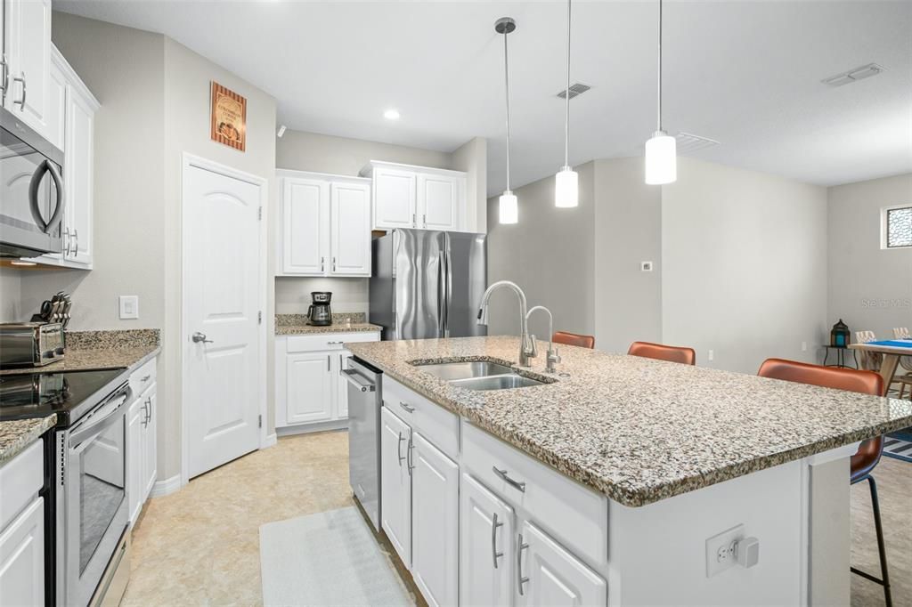 Active With Contract: $484,000 (4 beds, 3 baths, 2477 Square Feet)