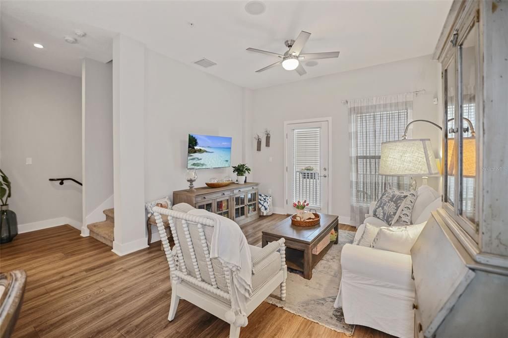 Active With Contract: $684,000 (2 beds, 2 baths, 1610 Square Feet)