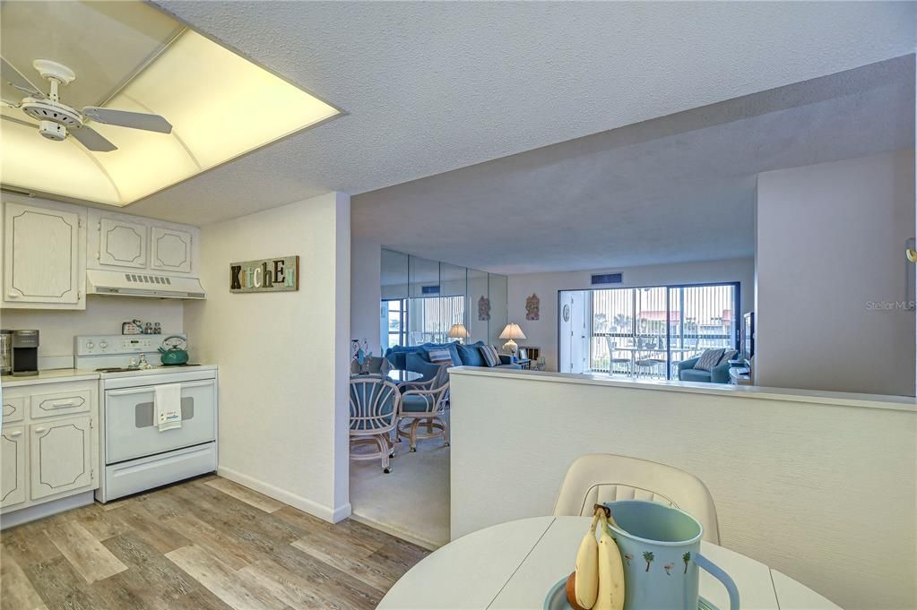 For Sale: $429,500 (2 beds, 2 baths, 1310 Square Feet)