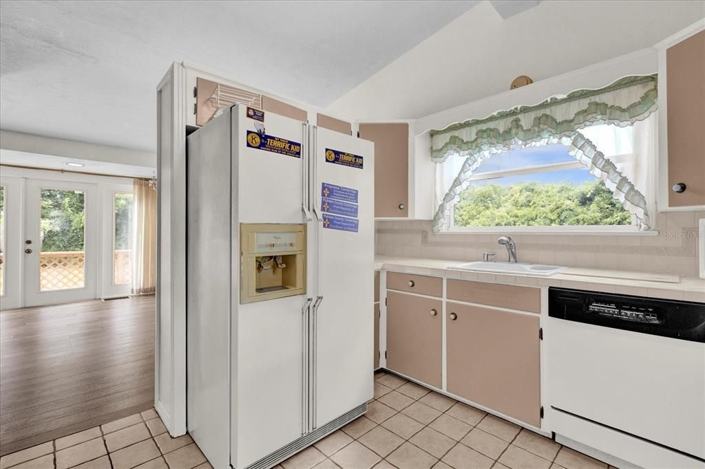 For Sale: $287,000 (3 beds, 2 baths, 1906 Square Feet)