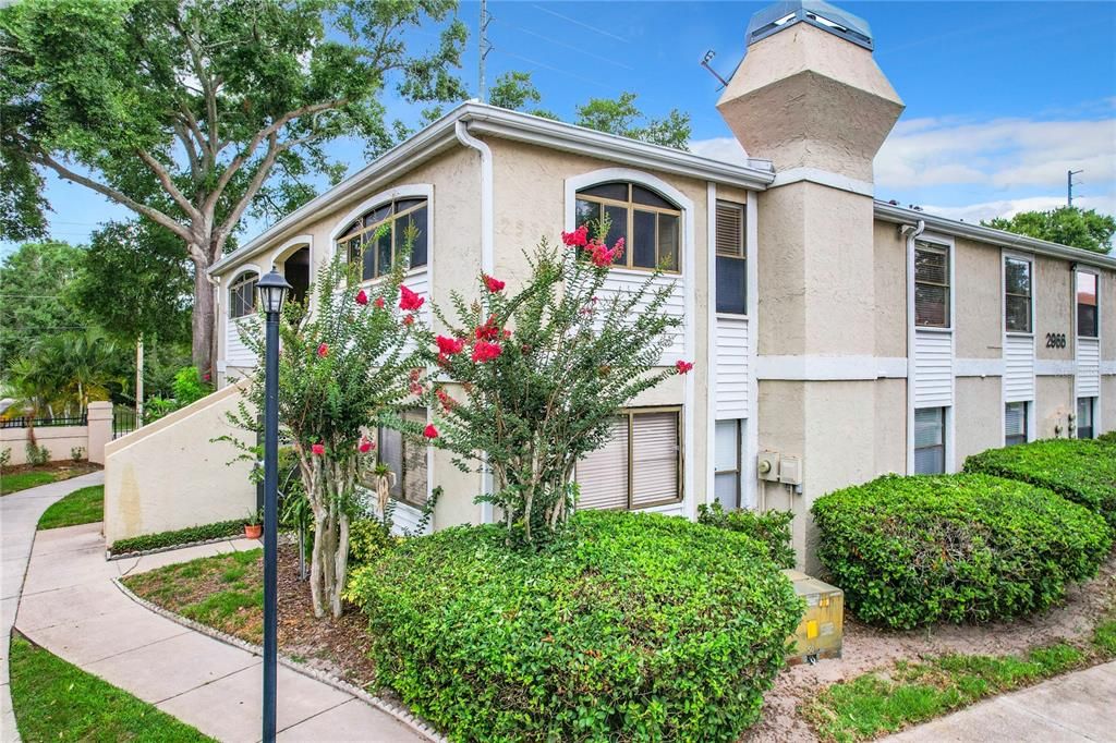 Recently Sold: $195,000 (2 beds, 2 baths, 889 Square Feet)