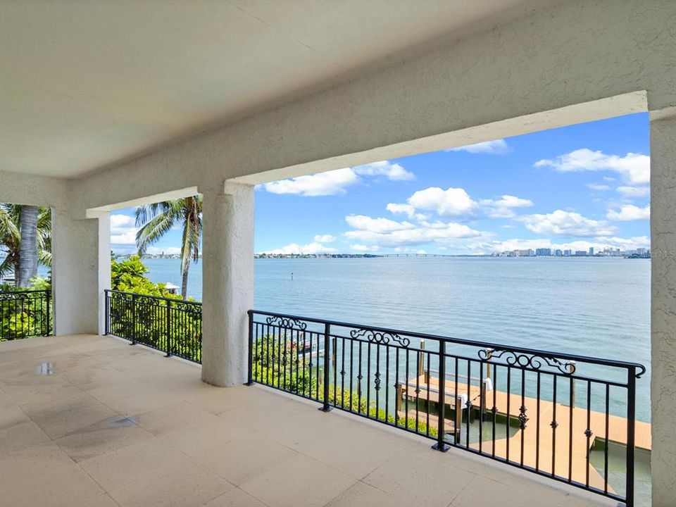 For Sale: $6,995,000 (4 beds, 4 baths, 6693 Square Feet)