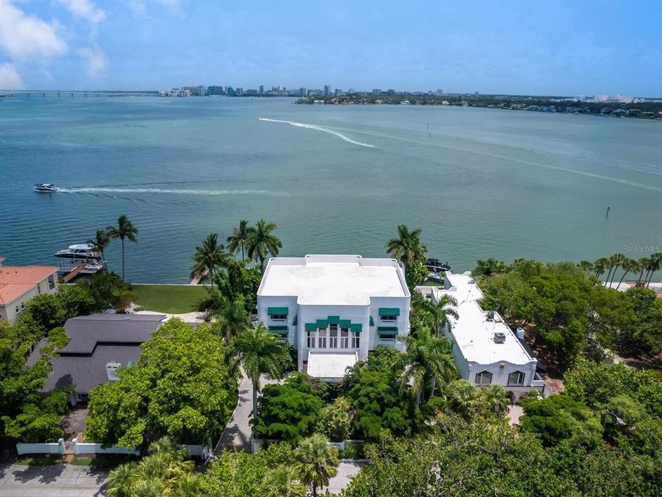 For Sale: $6,995,000 (4 beds, 4 baths, 6693 Square Feet)