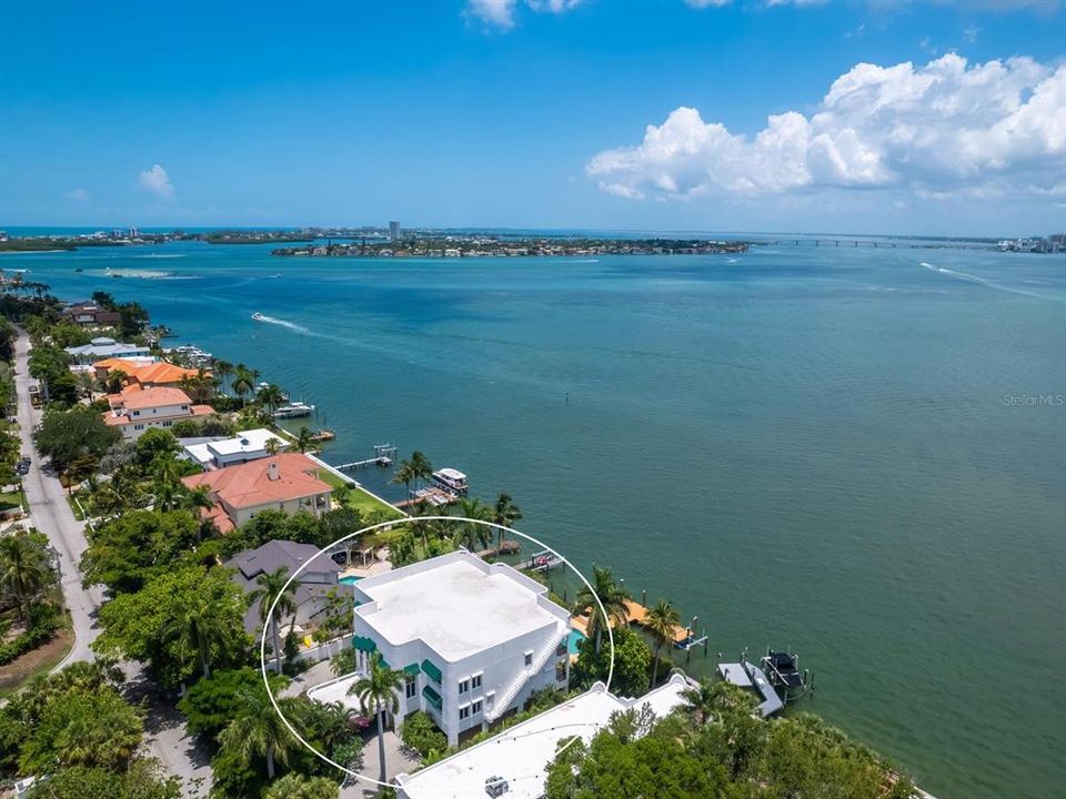 For Sale: $6,995,000 (4 beds, 4 baths, 6693 Square Feet)