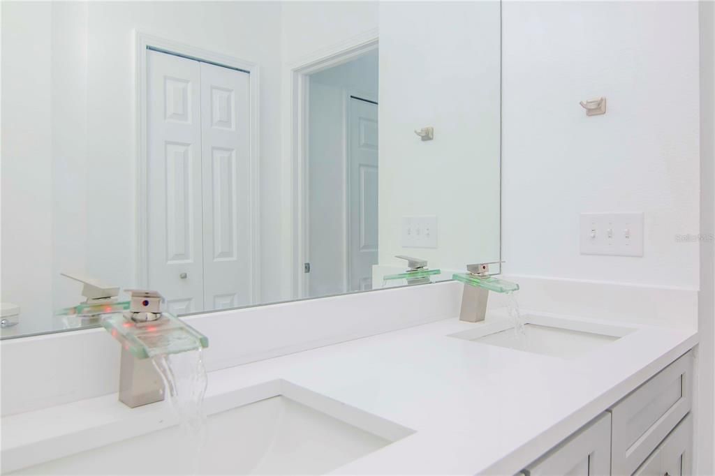 Active With Contract: $270,000 (3 beds, 2 baths, 1451 Square Feet)