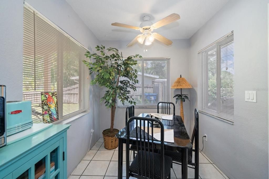 For Sale: $398,500 (3 beds, 2 baths, 1080 Square Feet)