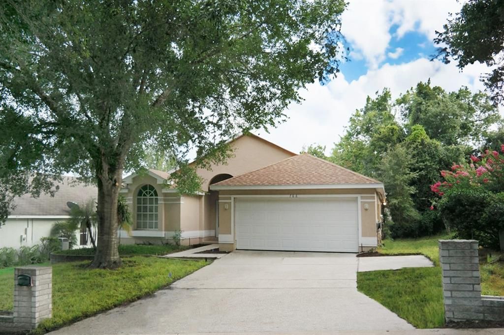 Welcome to the established Errol Estates in the heart of Apopka and this ideal starter home featuring 3-bedrooms, 2-bathrooms, a NEWER ROOF (2018), TILE and LAMINATE FLOORS throughout and the water heater is scheduled to be replaced!