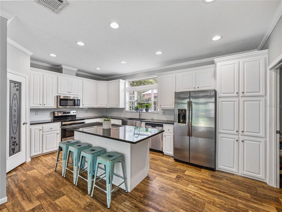 Active With Contract: $399,900 (3 beds, 2 baths, 2136 Square Feet)