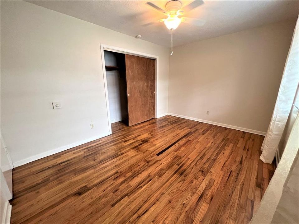 For Rent: $1,600 (2 beds, 1 baths, 1871 Square Feet)