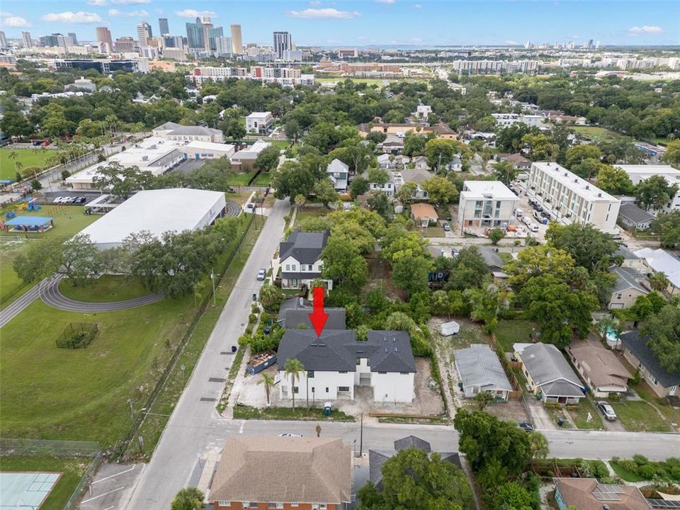 For Sale: $1,095,000 (3 beds, 3 baths, 2309 Square Feet)