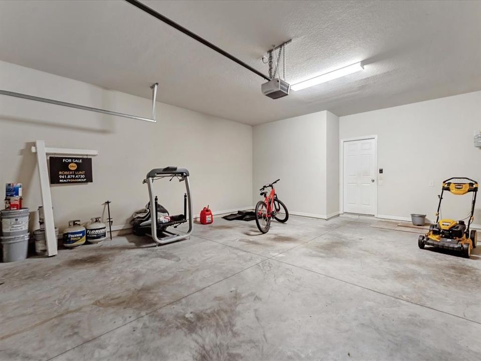 For Sale: $639,000 (4 beds, 2 baths, 3211 Square Feet)