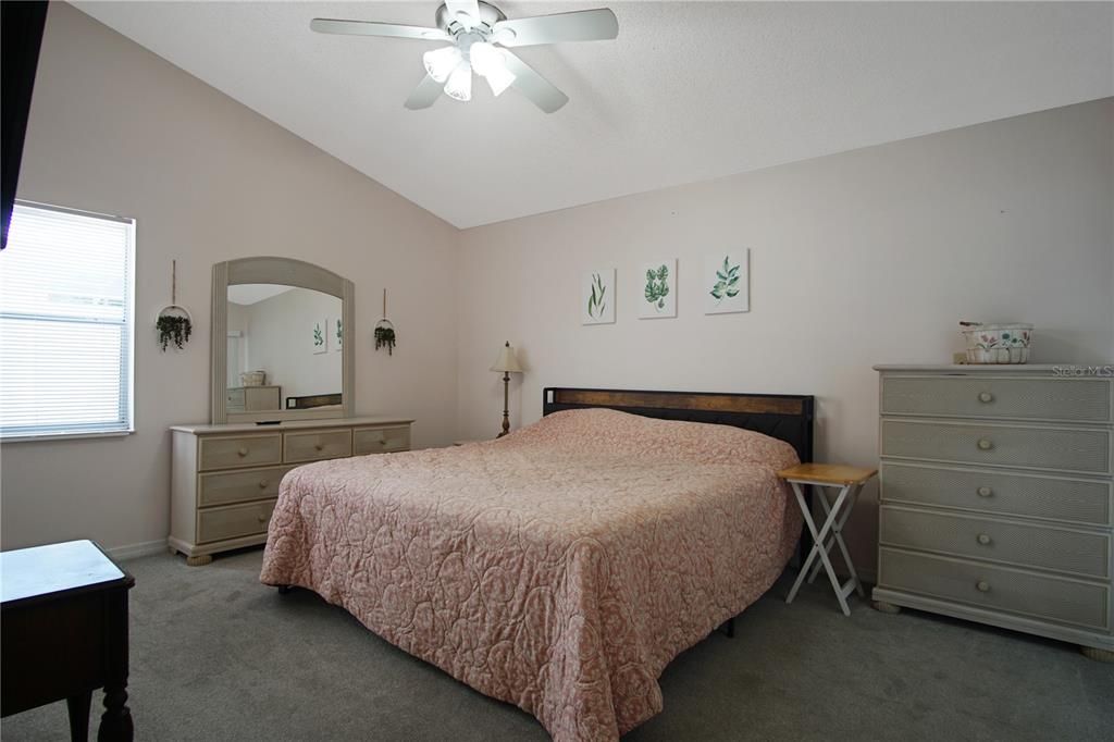 For Rent: $2,350 (3 beds, 2 baths, 1665 Square Feet)