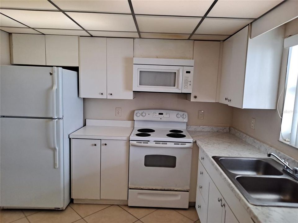 For Rent: $3,000 (2 beds, 2 baths, 1111 Square Feet)