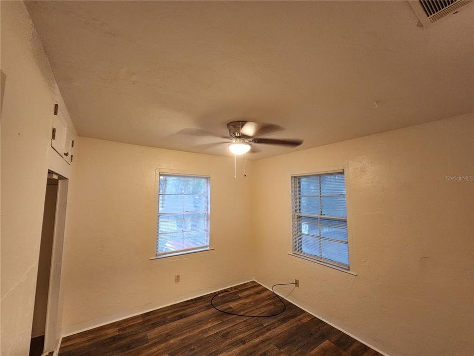 For Rent: $1,000 (2 beds, 1 baths, 750 Square Feet)