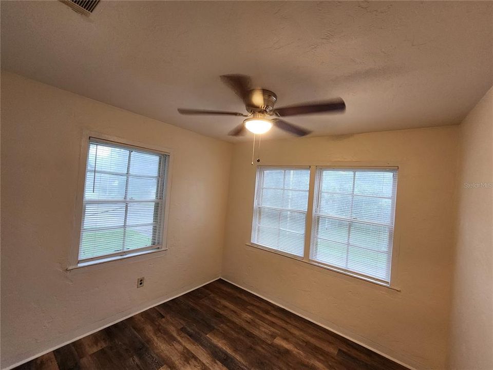 For Rent: $1,000 (2 beds, 1 baths, 750 Square Feet)