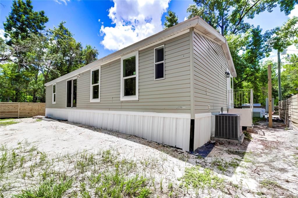 For Sale: $215,000 (3 beds, 2 baths, 1065 Square Feet)